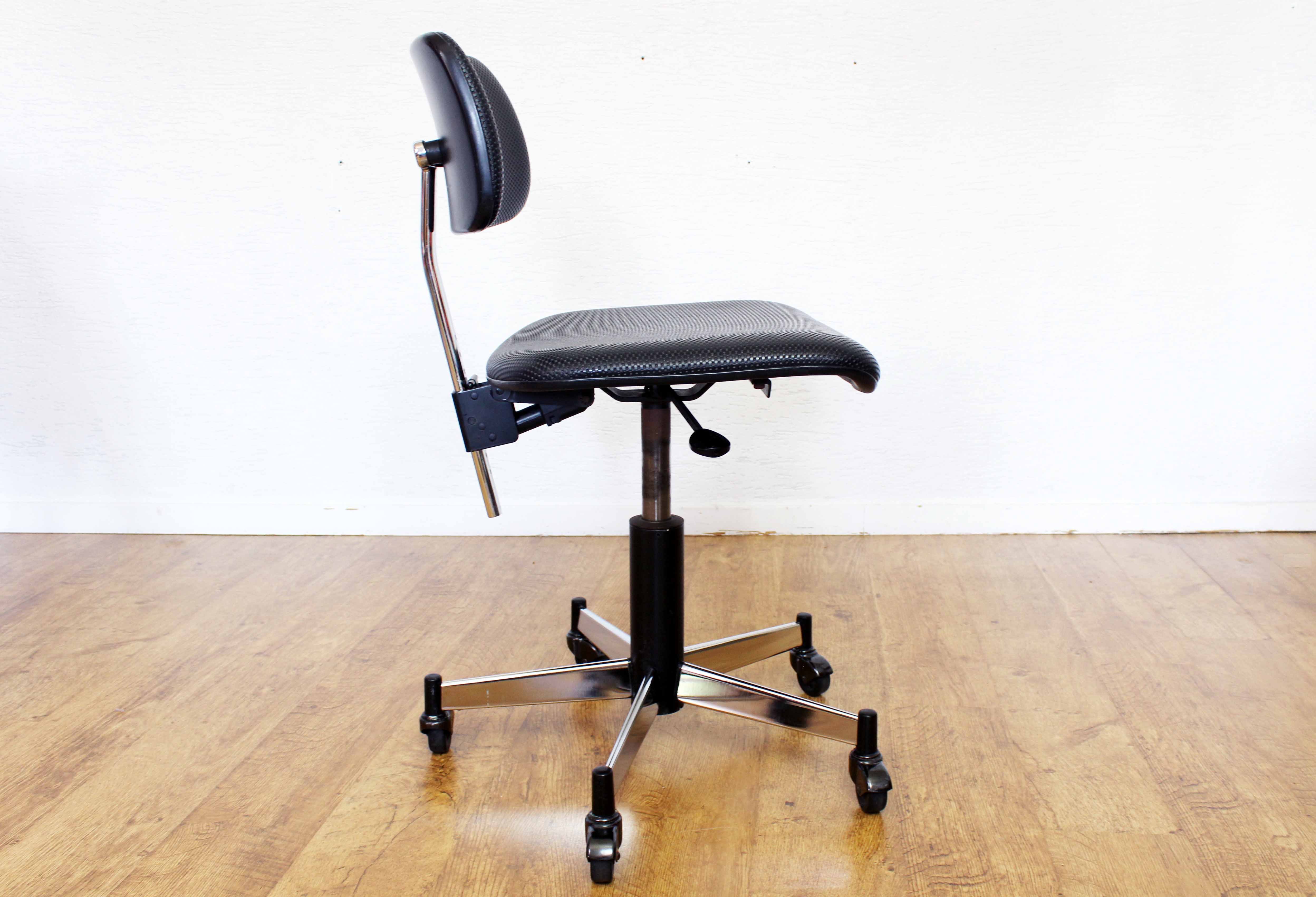Giroflex office chair