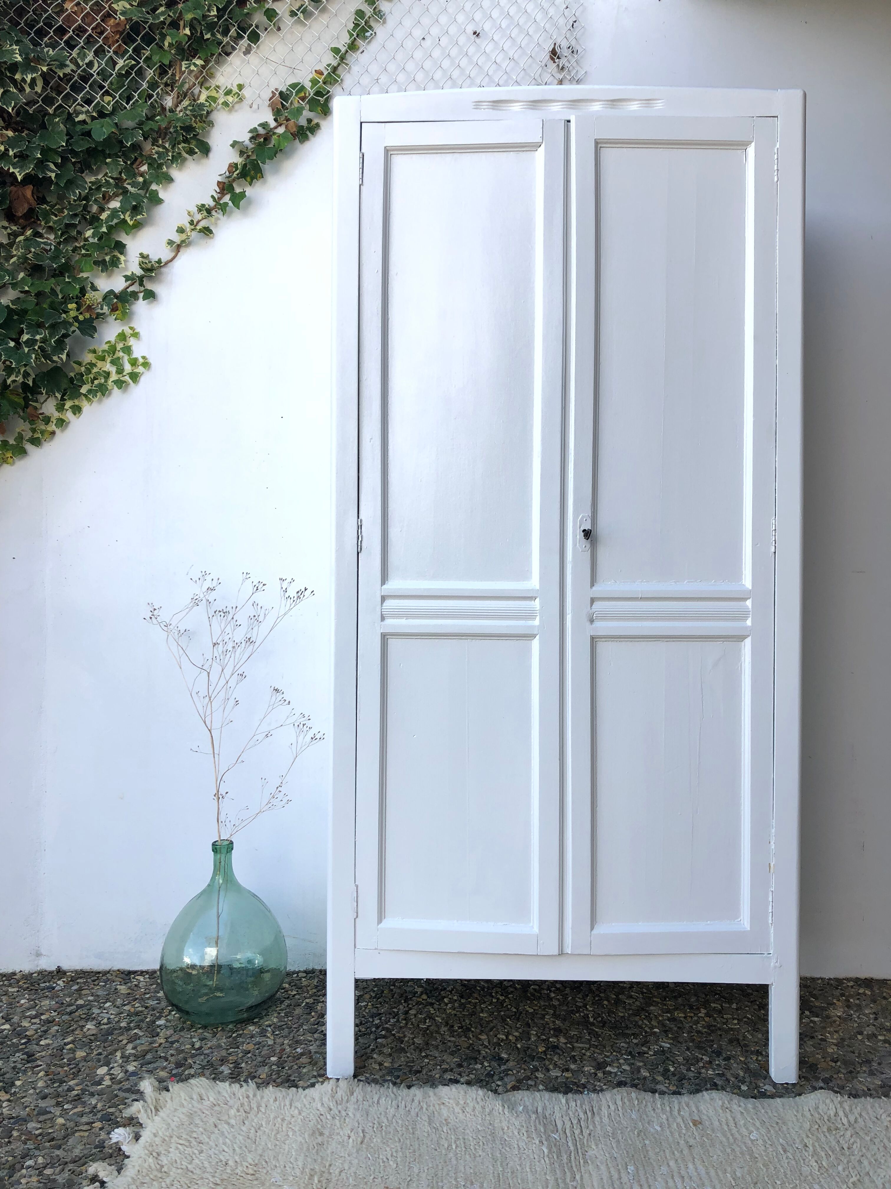 Armoire parisienne vintage