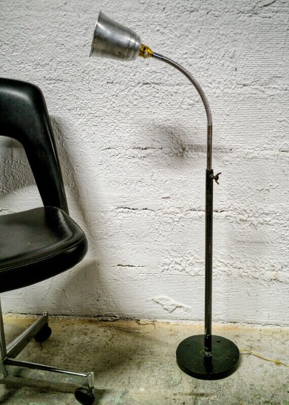 Industrial floor lamp