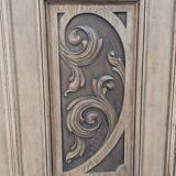 Armoire sculptée