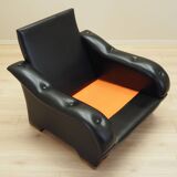 Black armchair, Italian design, 1980s, manufacture: Italy