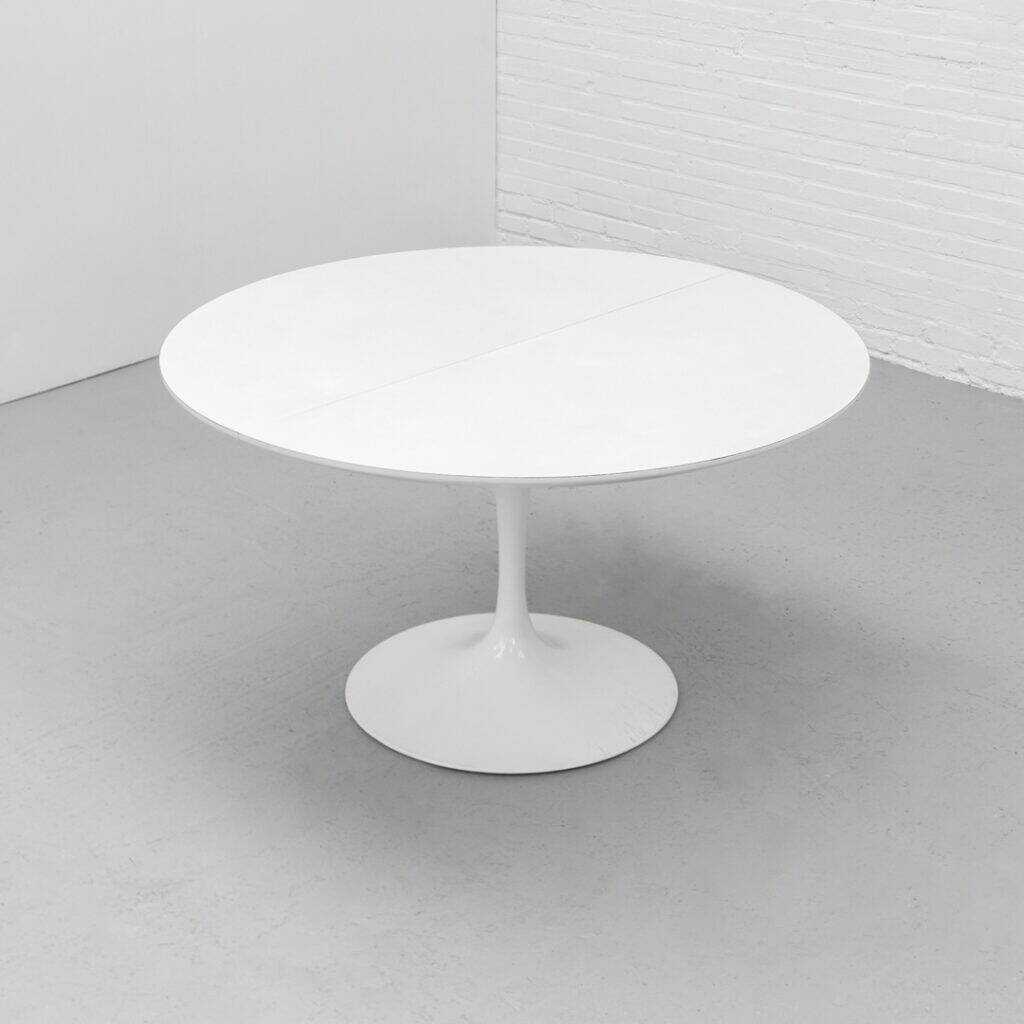 Extendable custom Knoll Tulip Dining Table, 1980