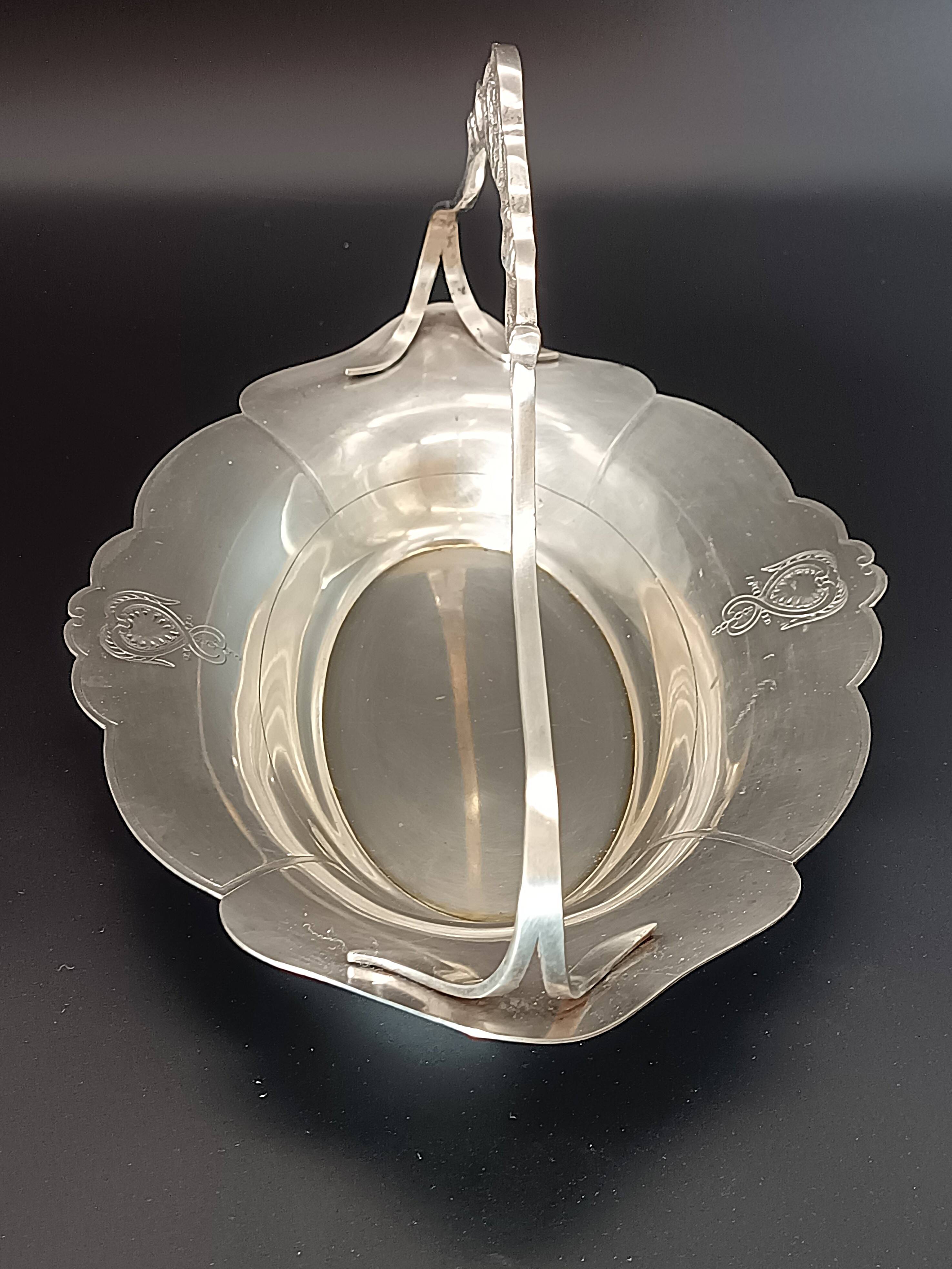 Antique silver-plated metal basket with handle, Phénix silversmith, Art Nouveau.