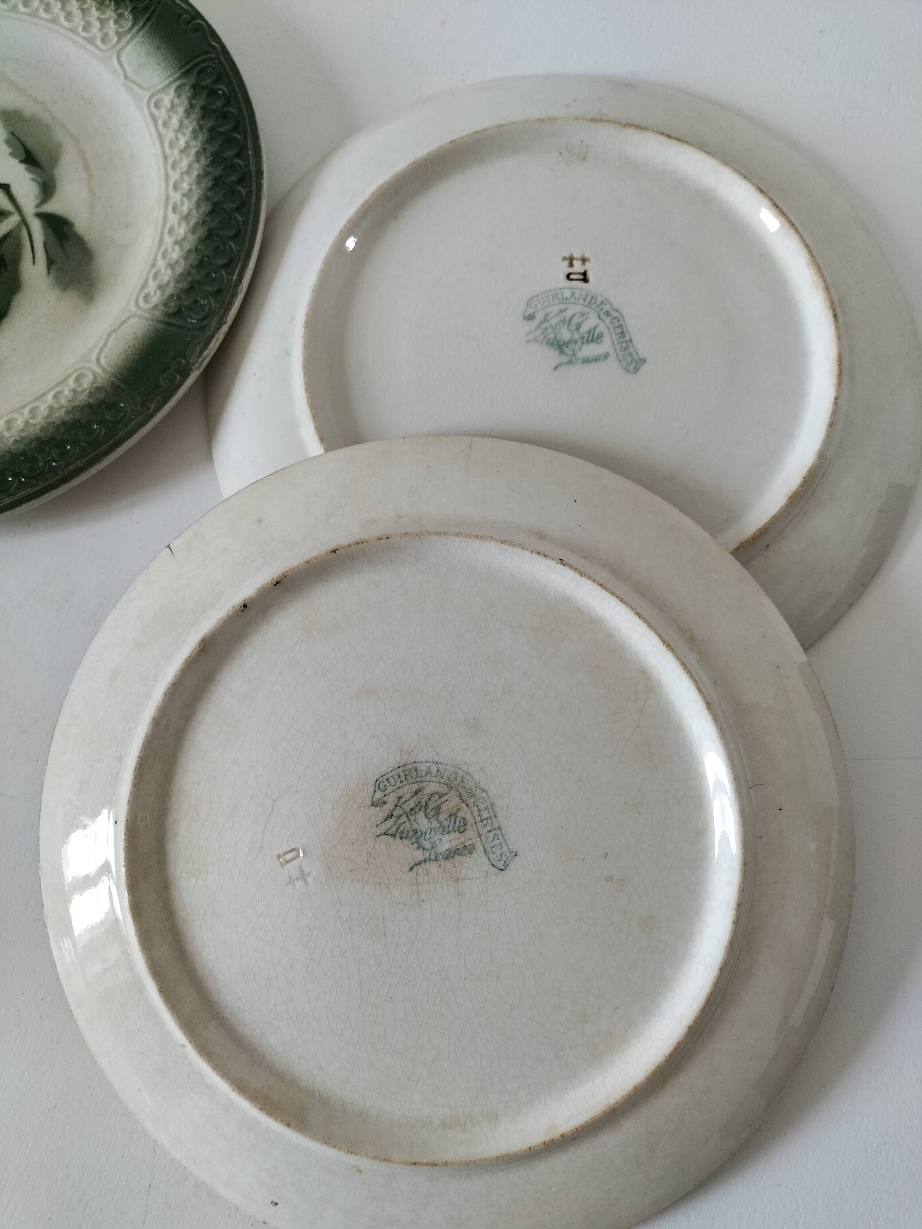 Set of 4 vintage summer fruit dessert plates.