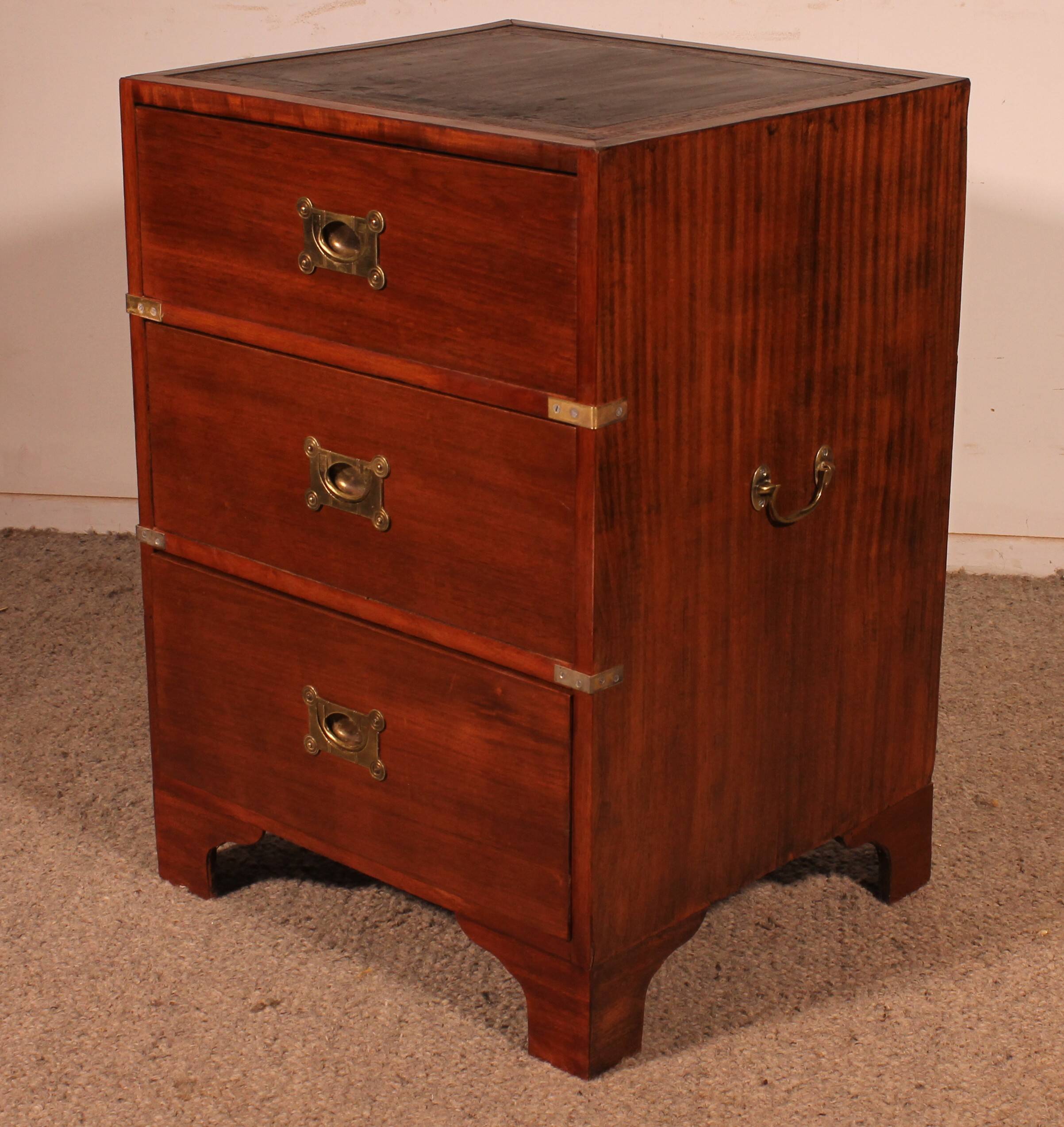small marine or military chest of drawers in mahogany - 19th century