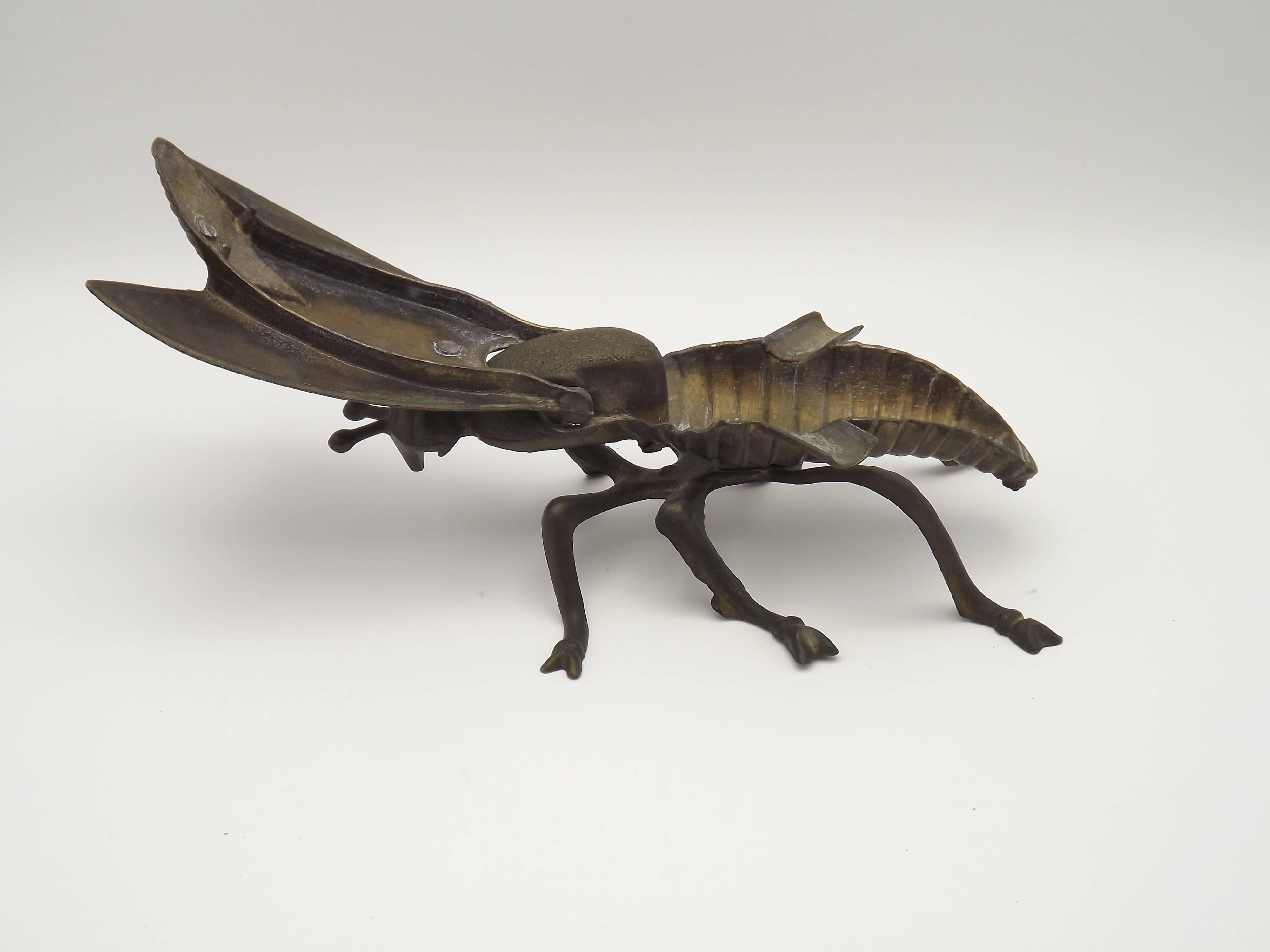 Brass Art Deco fly with movable wings Collection 4288
