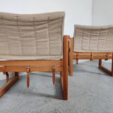 Paire de fauteuils "safari" en pin par Karin Mobring années 80