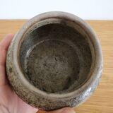 Empty pocket pot in sandstone