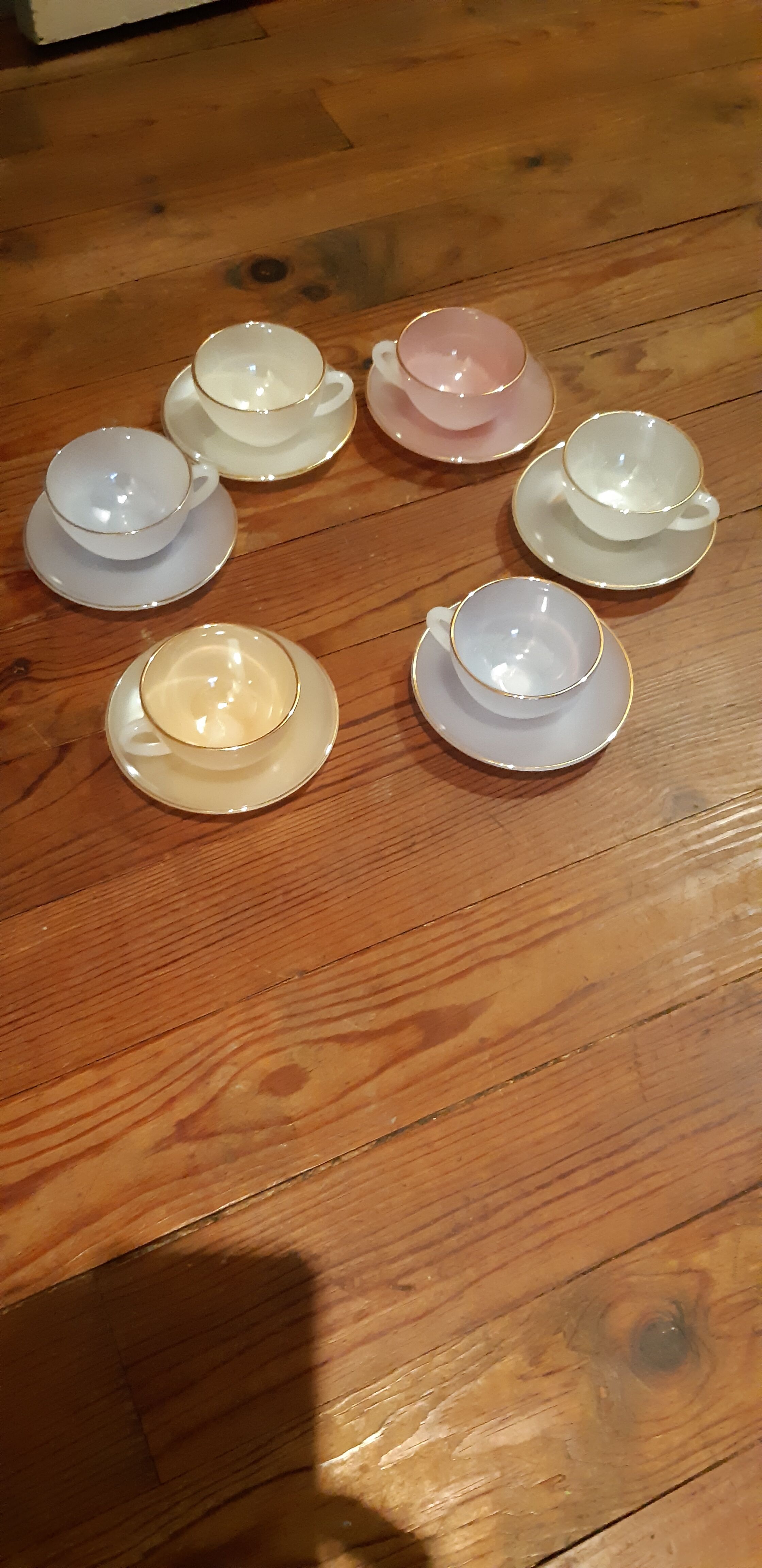 6 vintage cups Arcopal Harlequin model