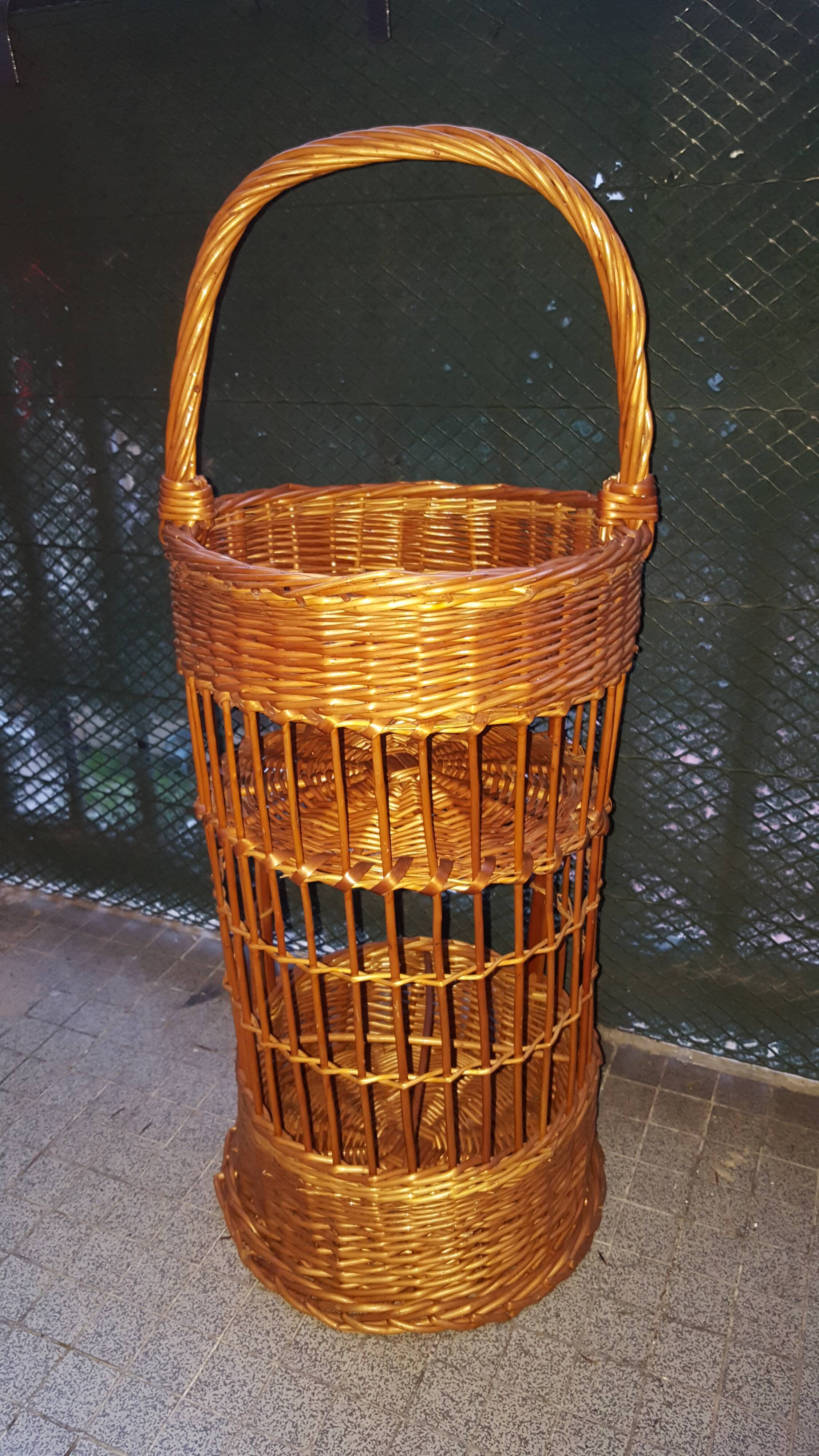 Vintage rattan bar