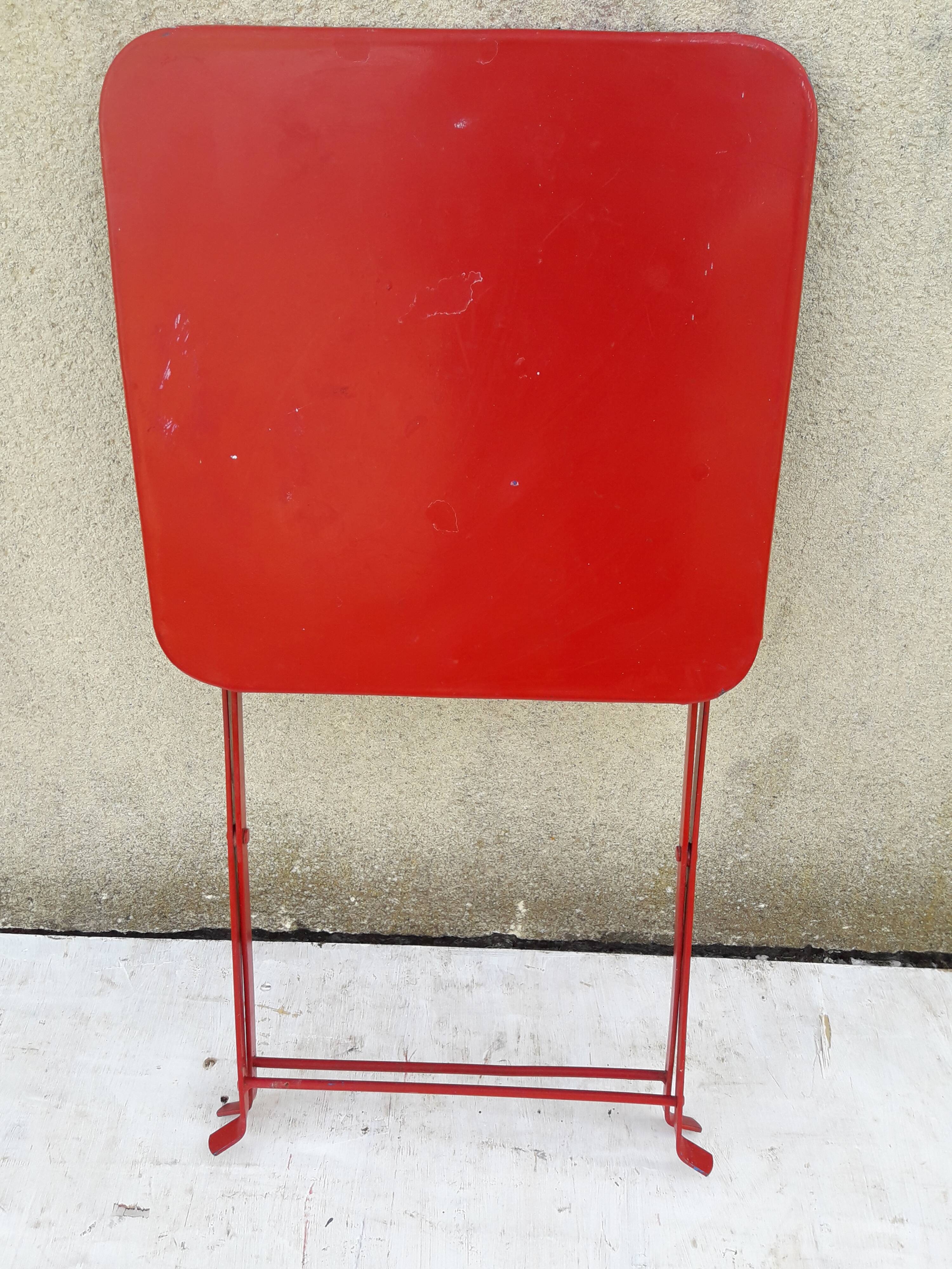 H 43 cm red metal folding coffee table