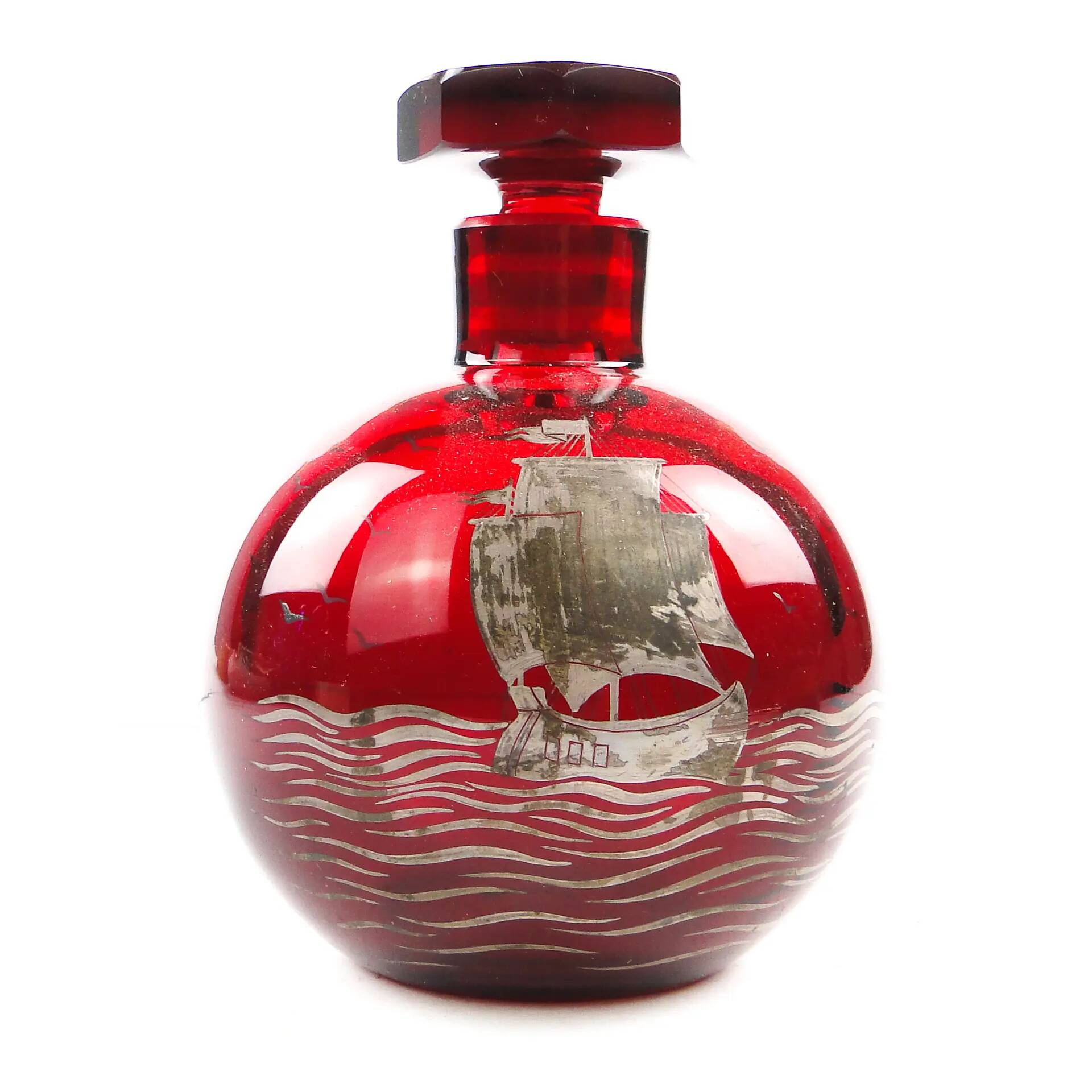 Carafe Art déco, verre rouge, Verrerie Józefina, Pologne, années 1930