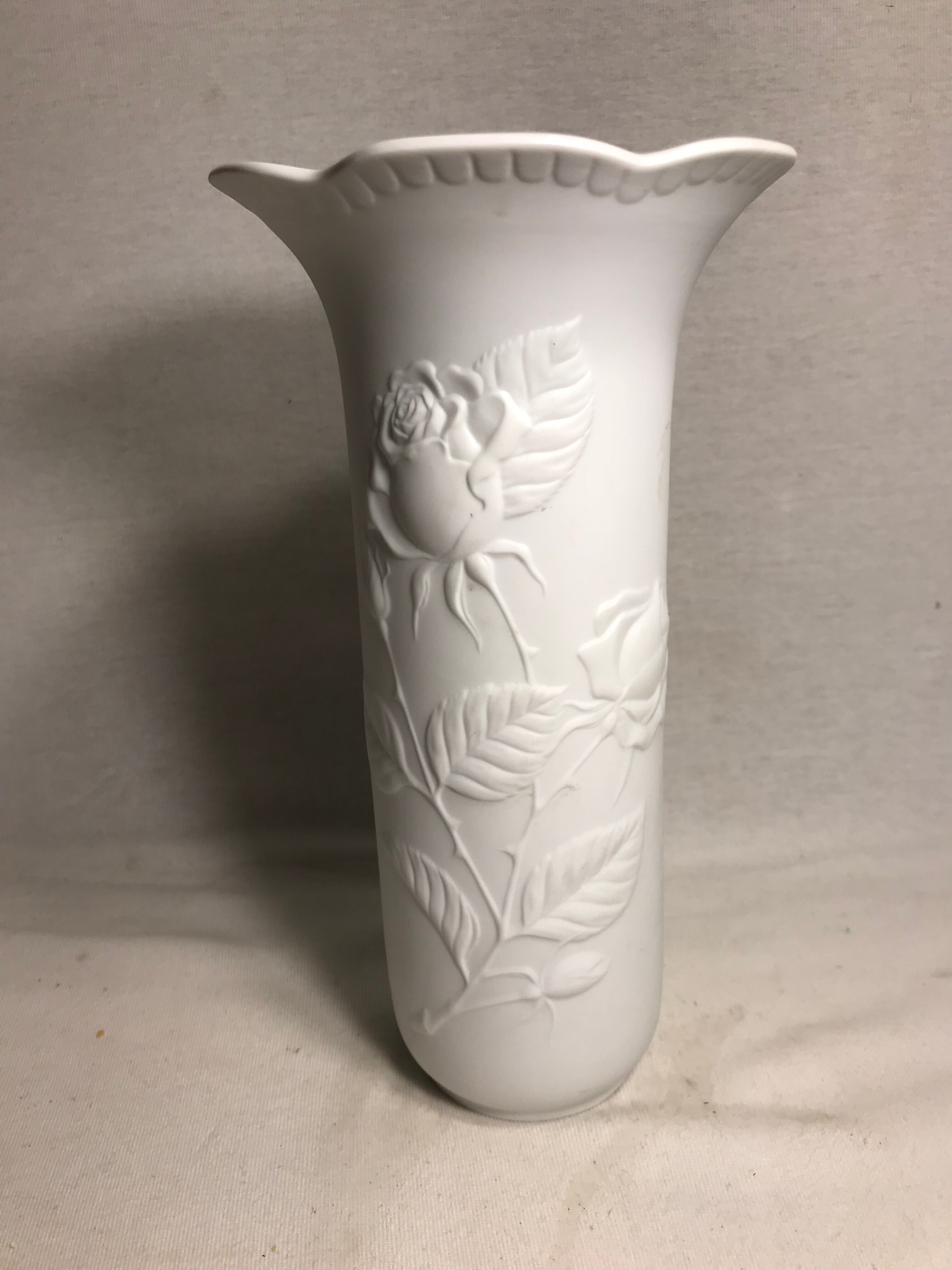 Former kaiser germany drawing biscuit porcelain vase roses signed vintage