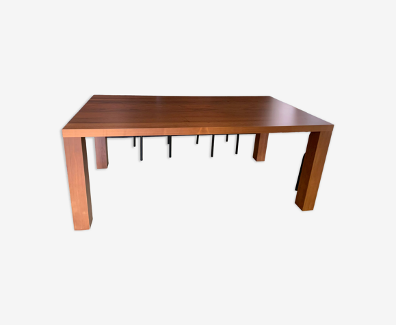 Table à manger en noyer