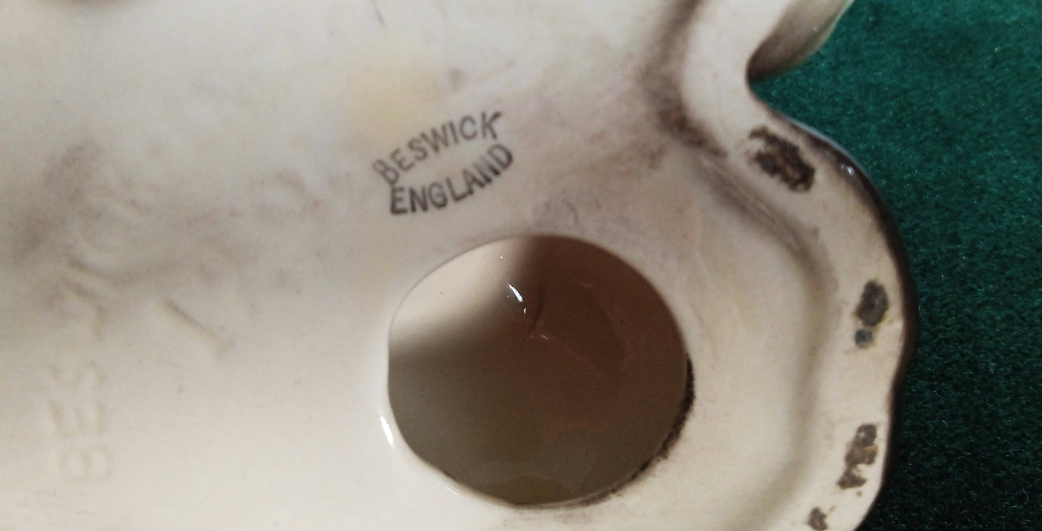 Pair of Siamese kittens in English porcelain from Beswick