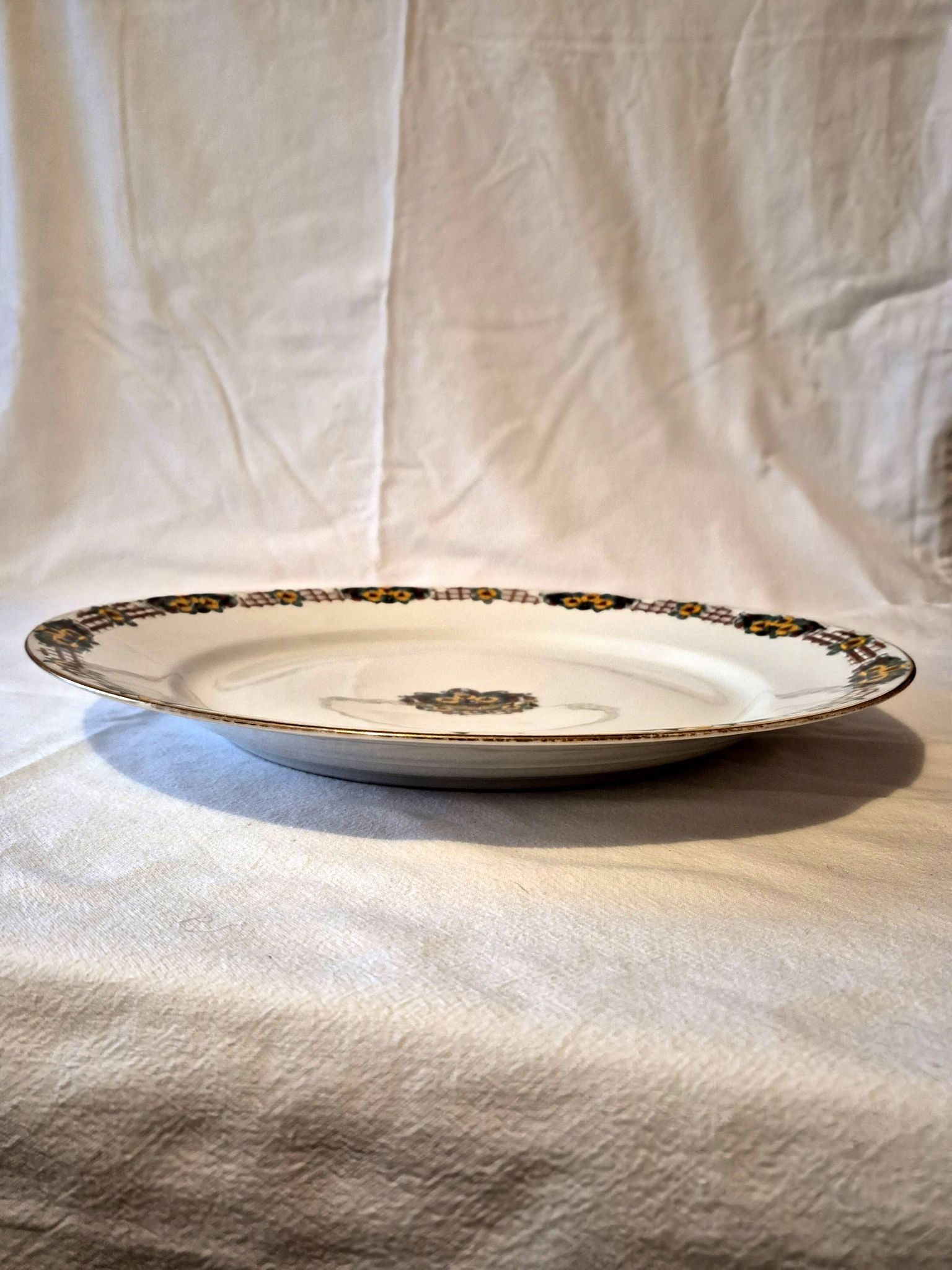 Round serving dish Art Deco, Limoges porcelain, André François, A570