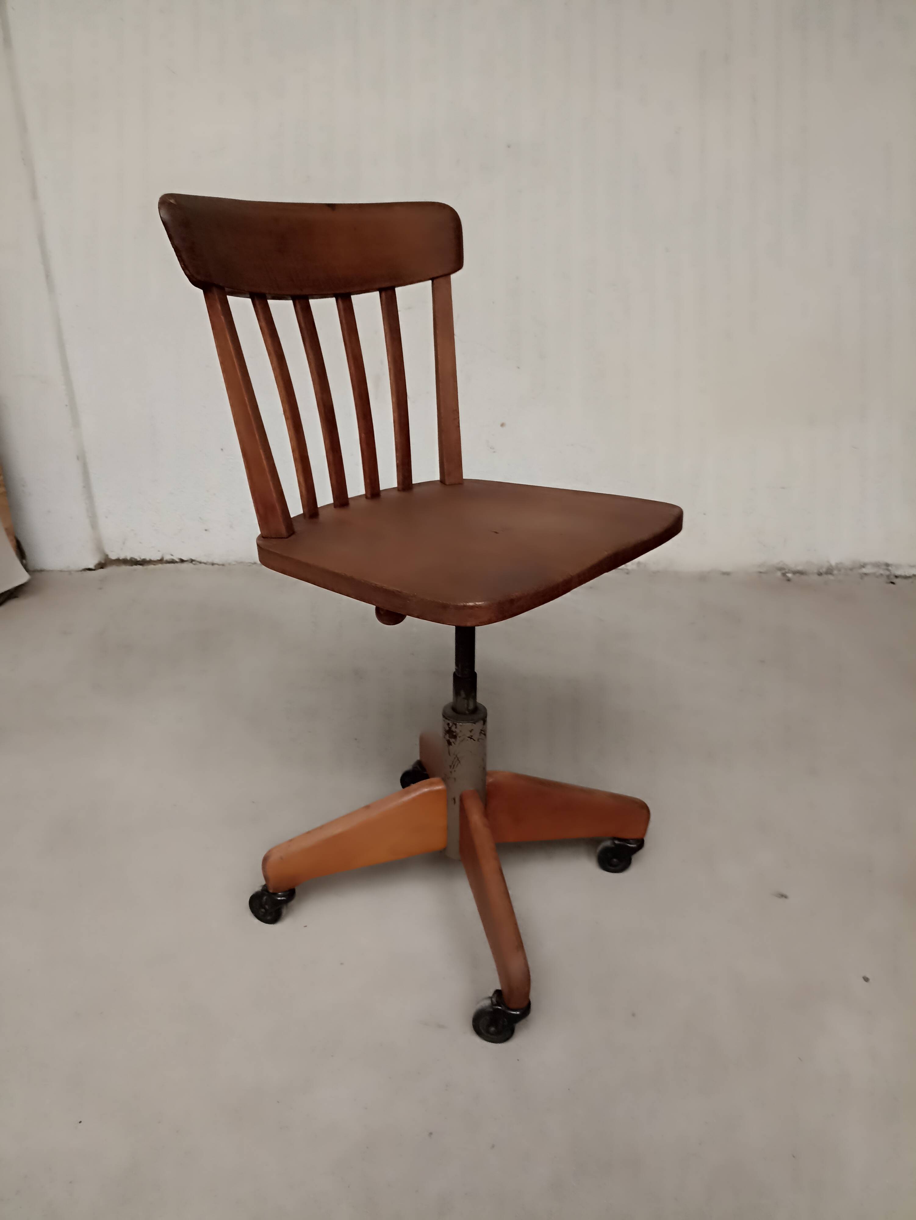 Vintage desk + chairs