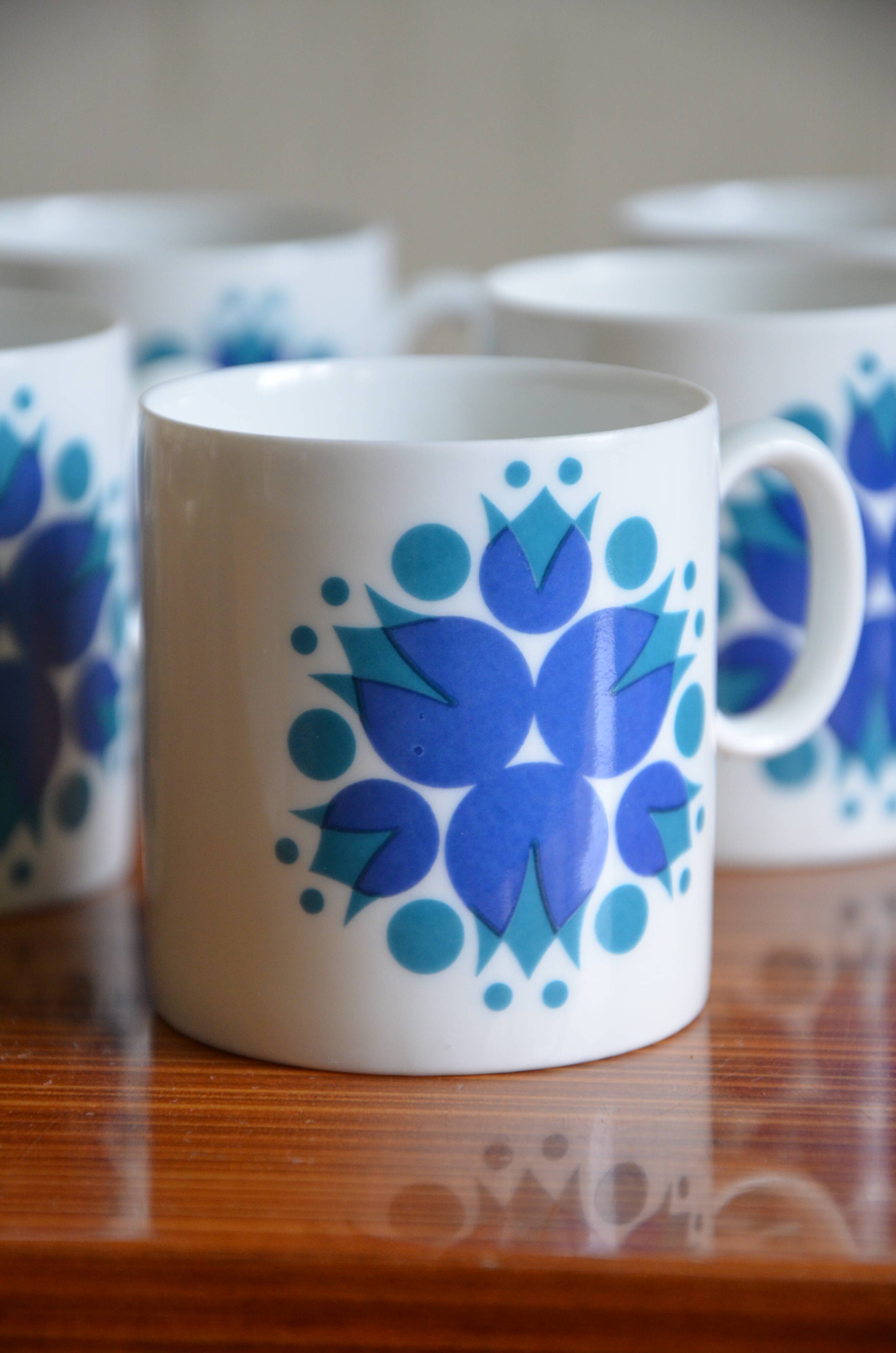 Cups and sugar from Thomas, Germany