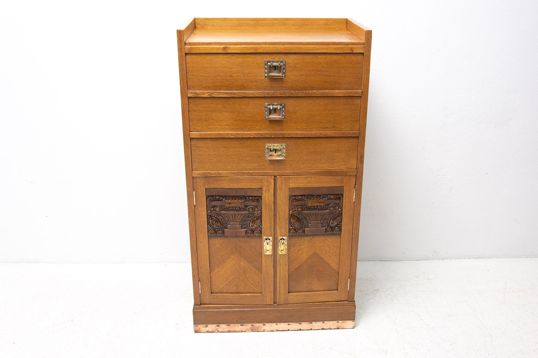 Viennese Secession chest of drawers, 1910