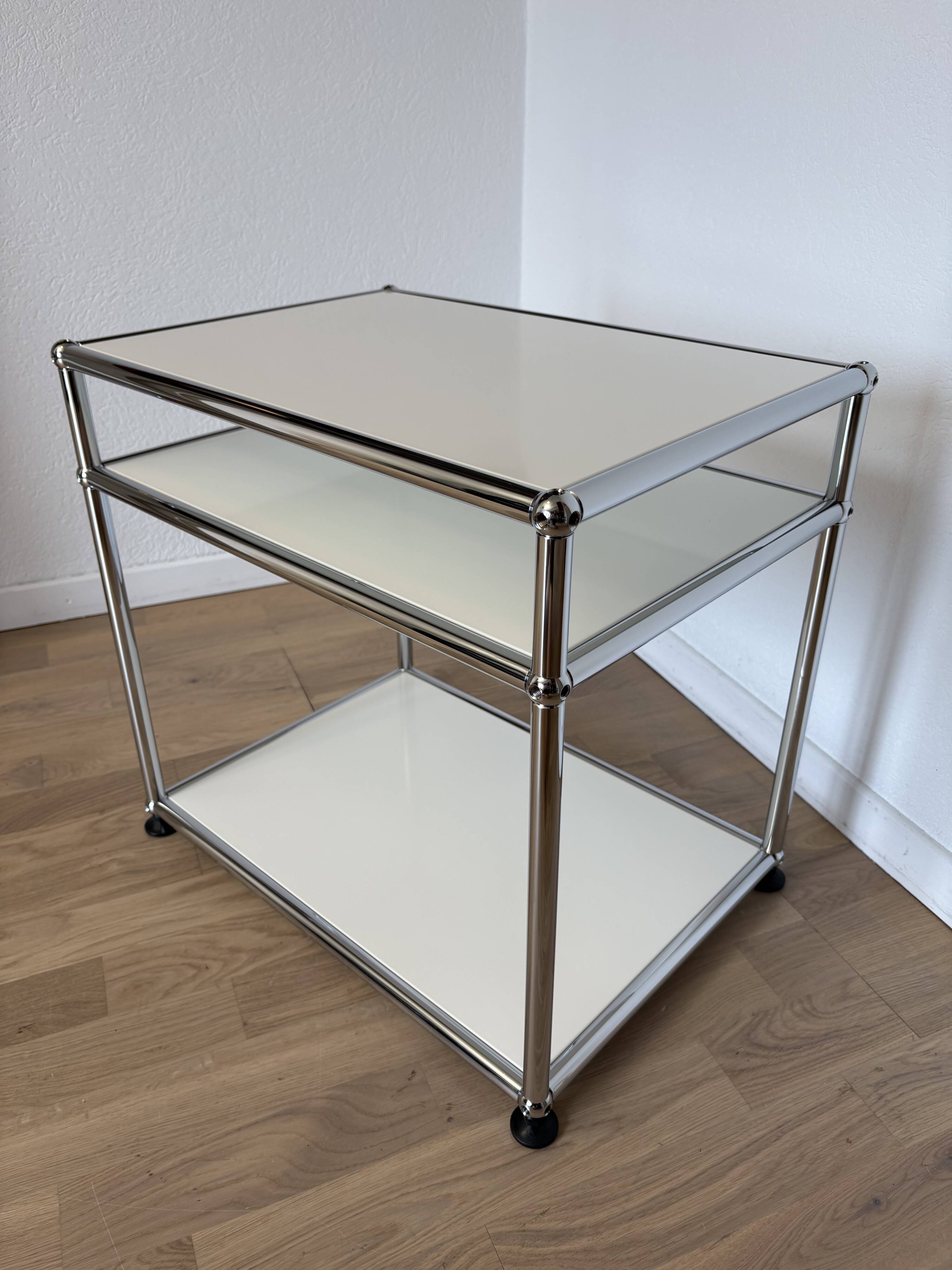 Table d’appoint USM Haller blanc