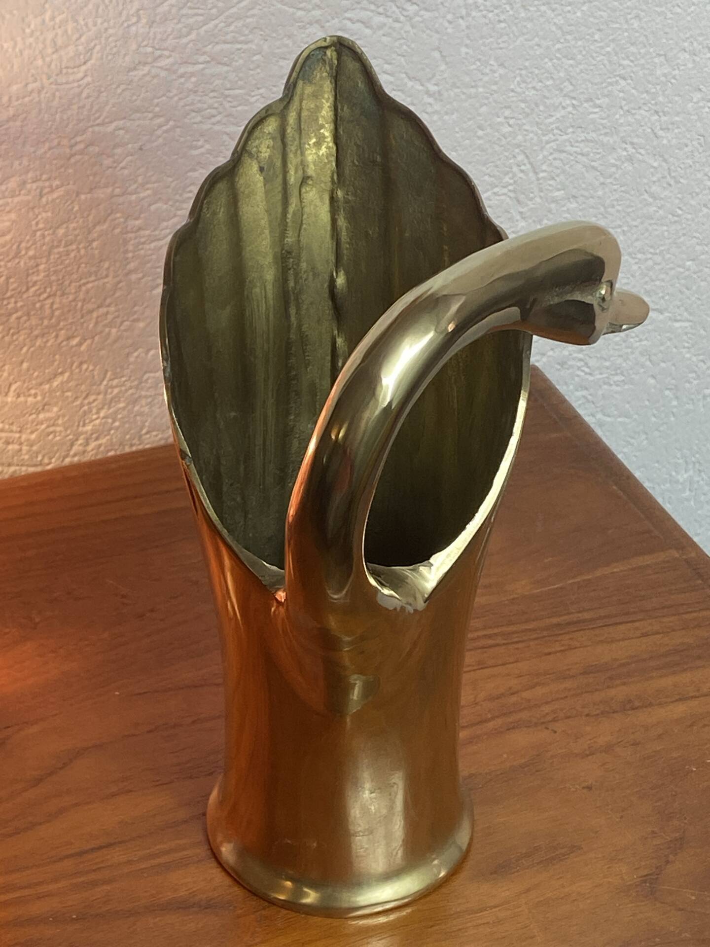 Vase cygne en laiton massif