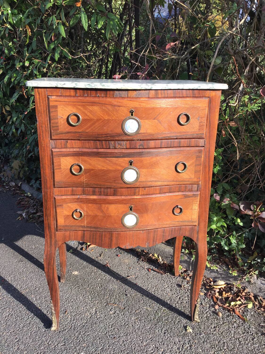 Small chest of drawers