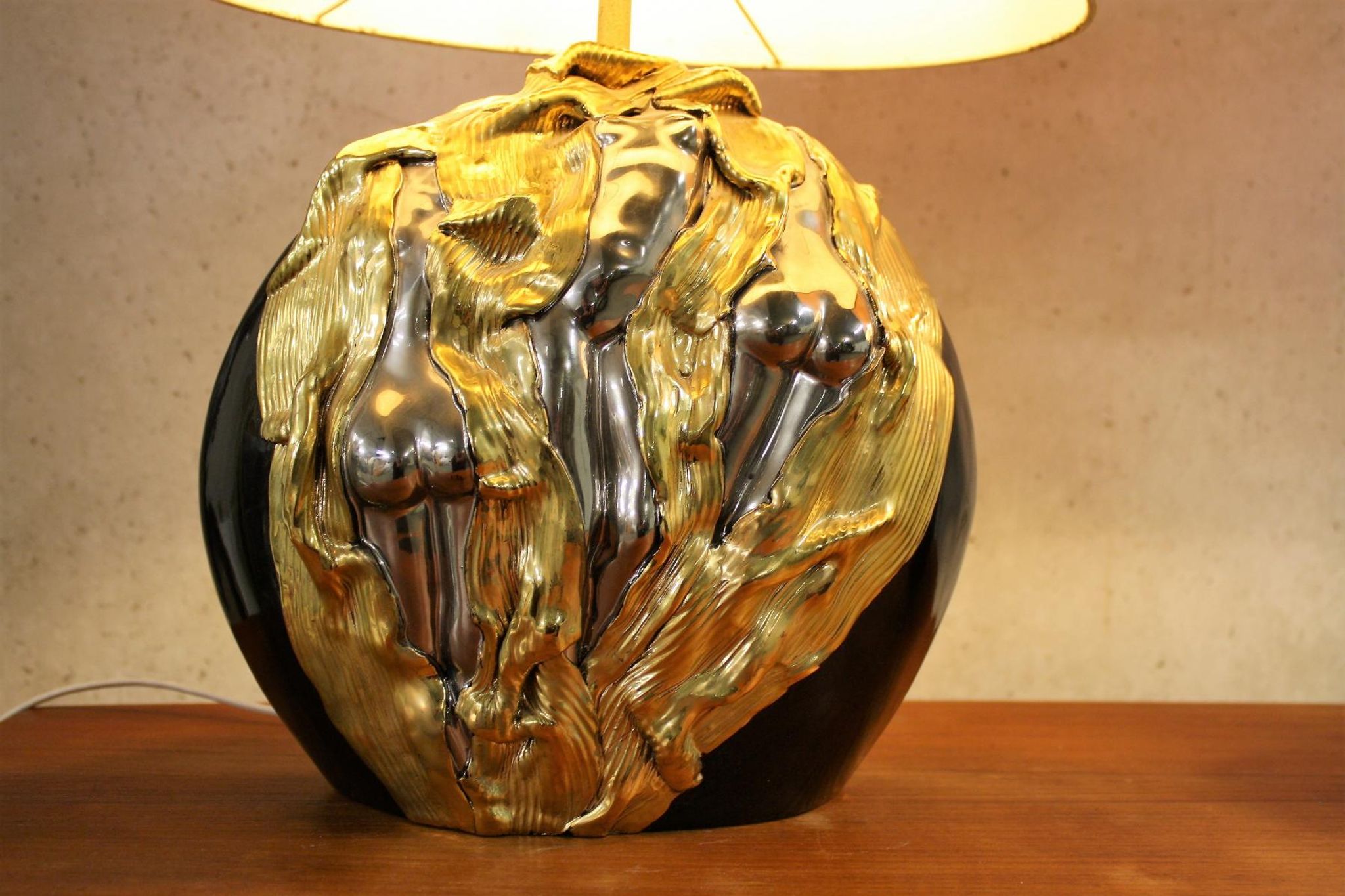 Pair of carved ceramic by Georges Deliège Belgique desk lamps