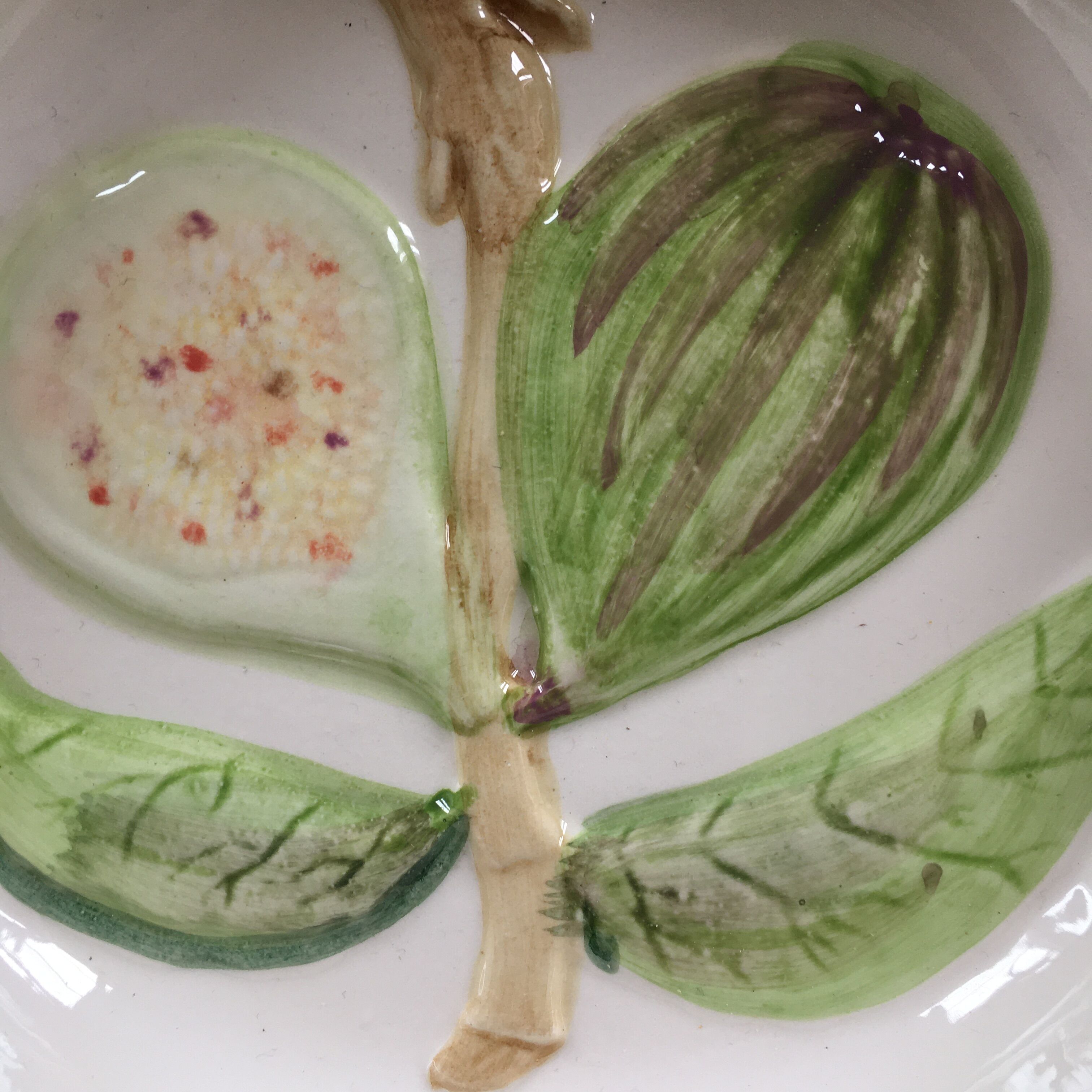 Fig-decorated slip pocket emptier