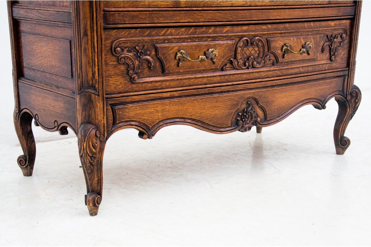Oak Louis XV style chest of drawers, France, circa 1920.