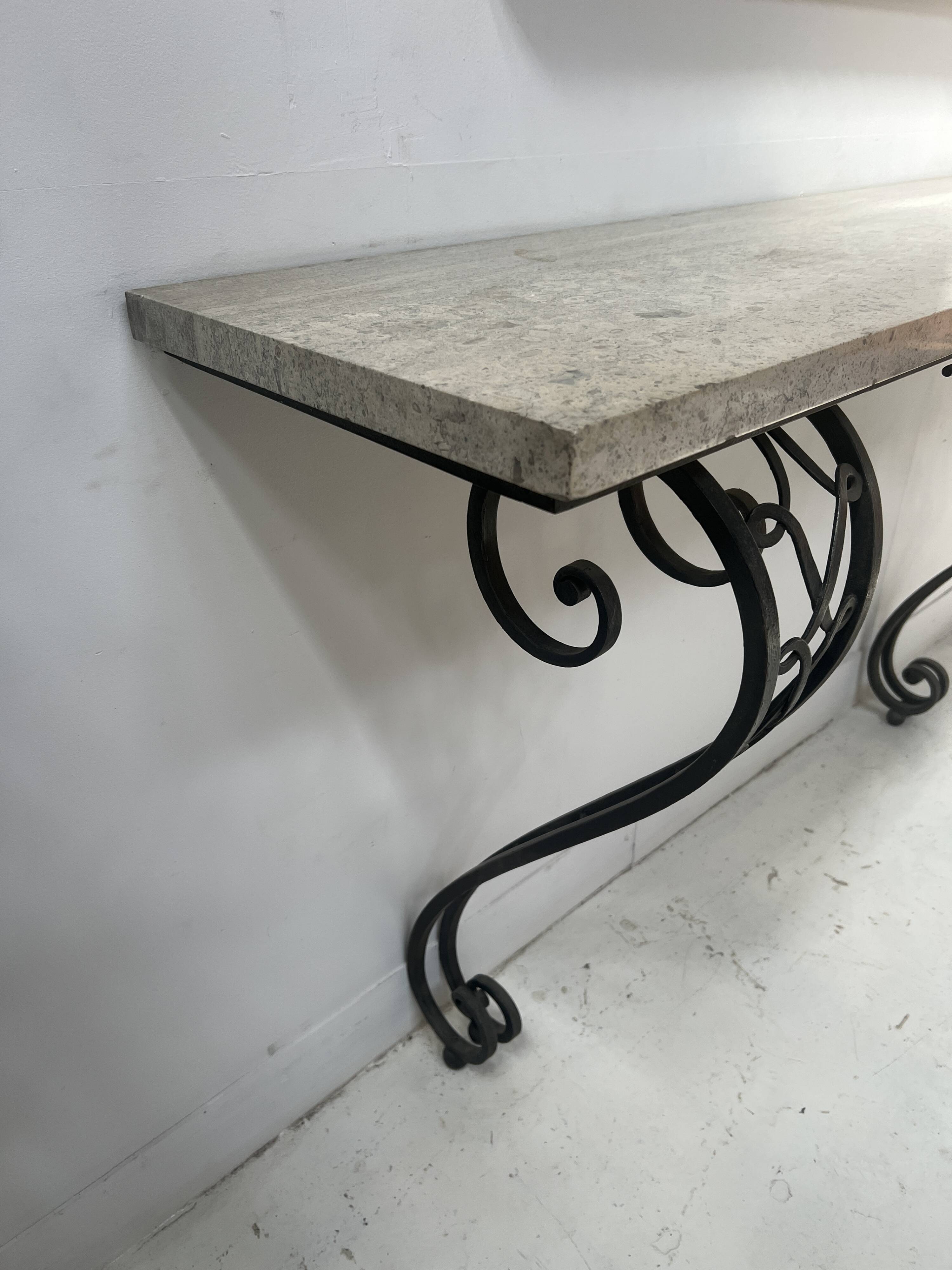Console de style Art Déco en fer forgé martelé XX siècle