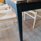 Farm table