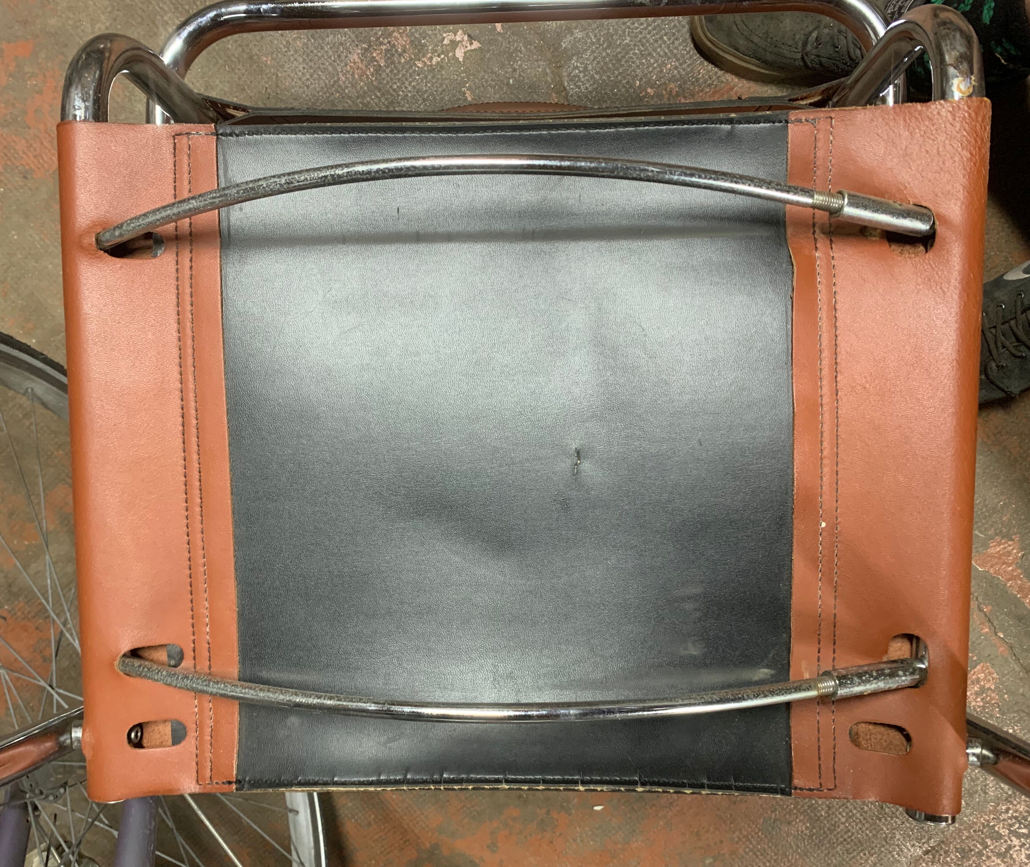 3 Cantilever armchairs 1970V