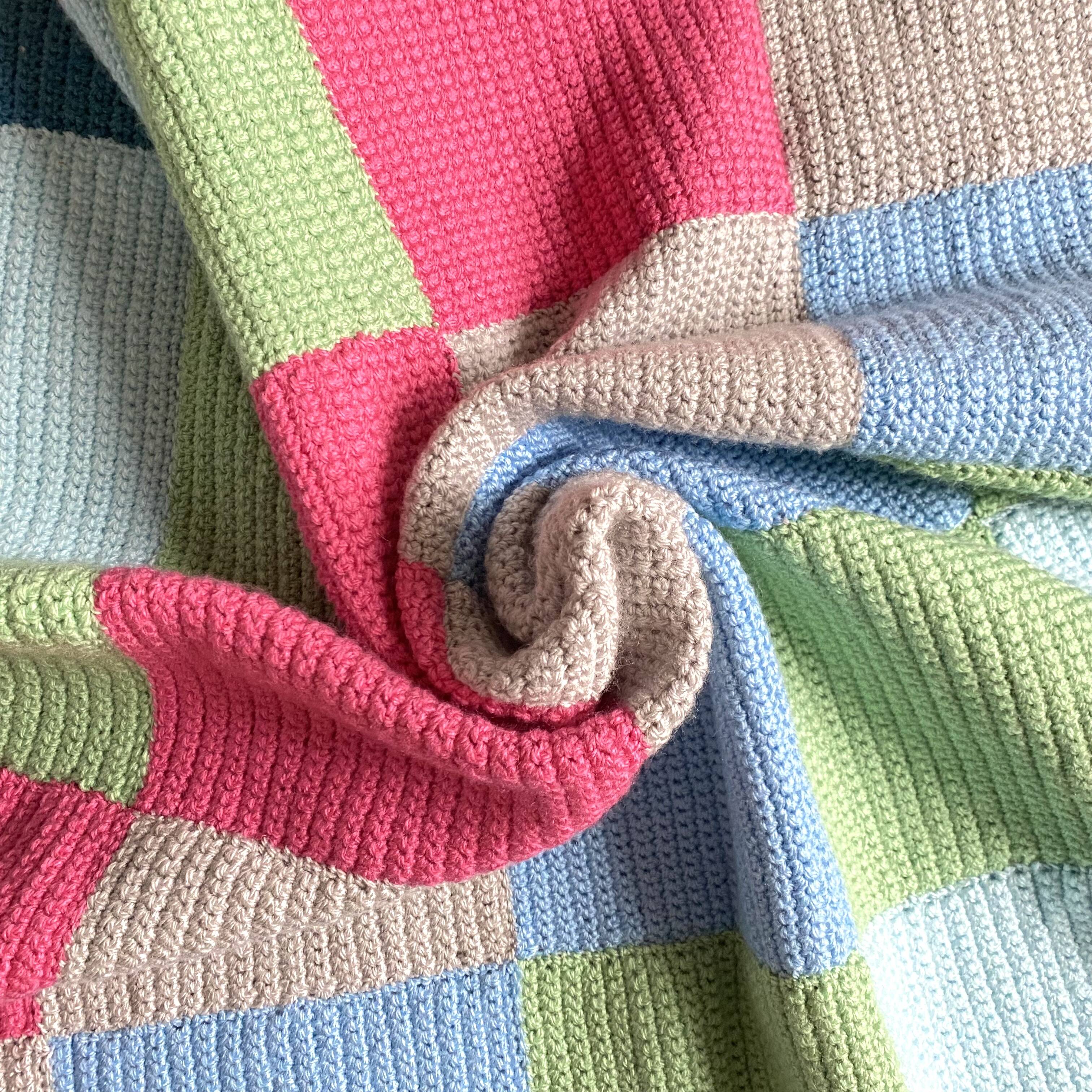 Couverture bébé , plaid crochet vintage 80X90 cm