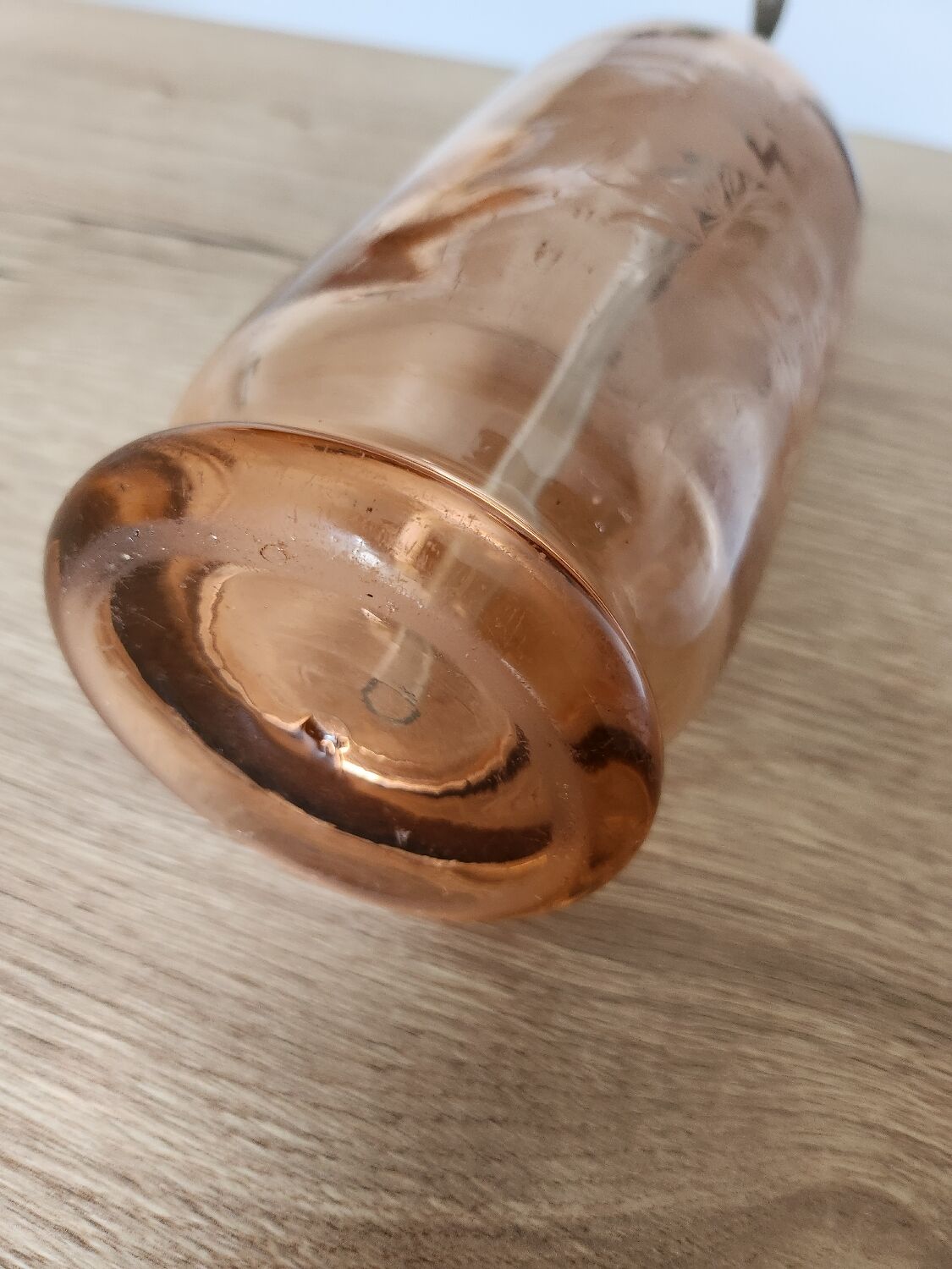 Siphon bottle water from Selz