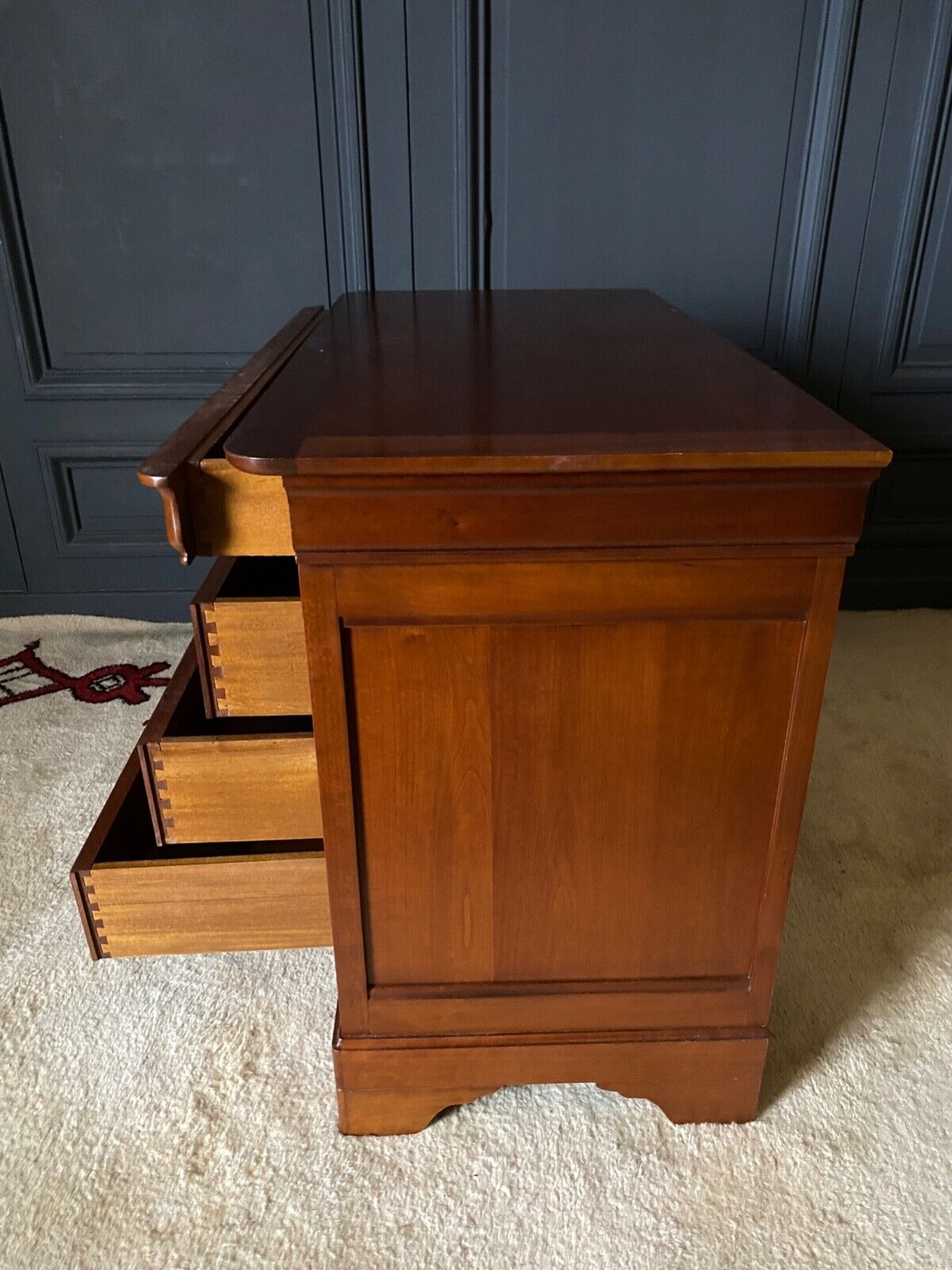 Commode en merisier 3 tiroirs XXe style Louis Philippe