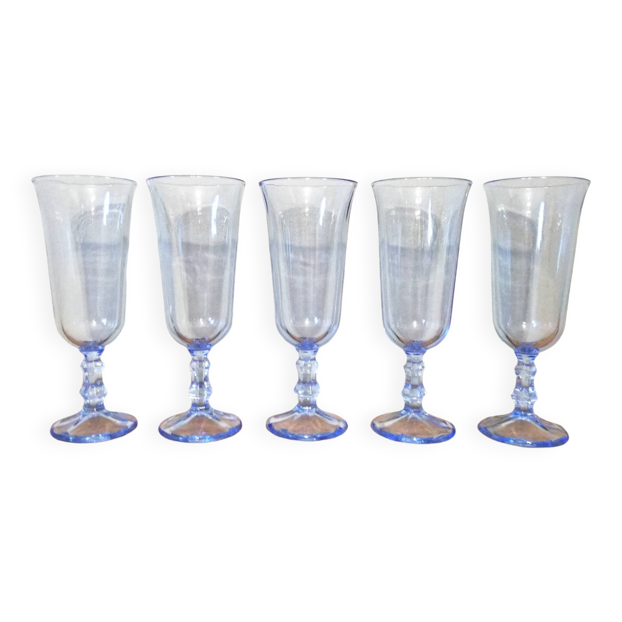 5 champagne flutes
