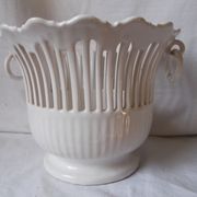 Lattice ceramic cache-pot