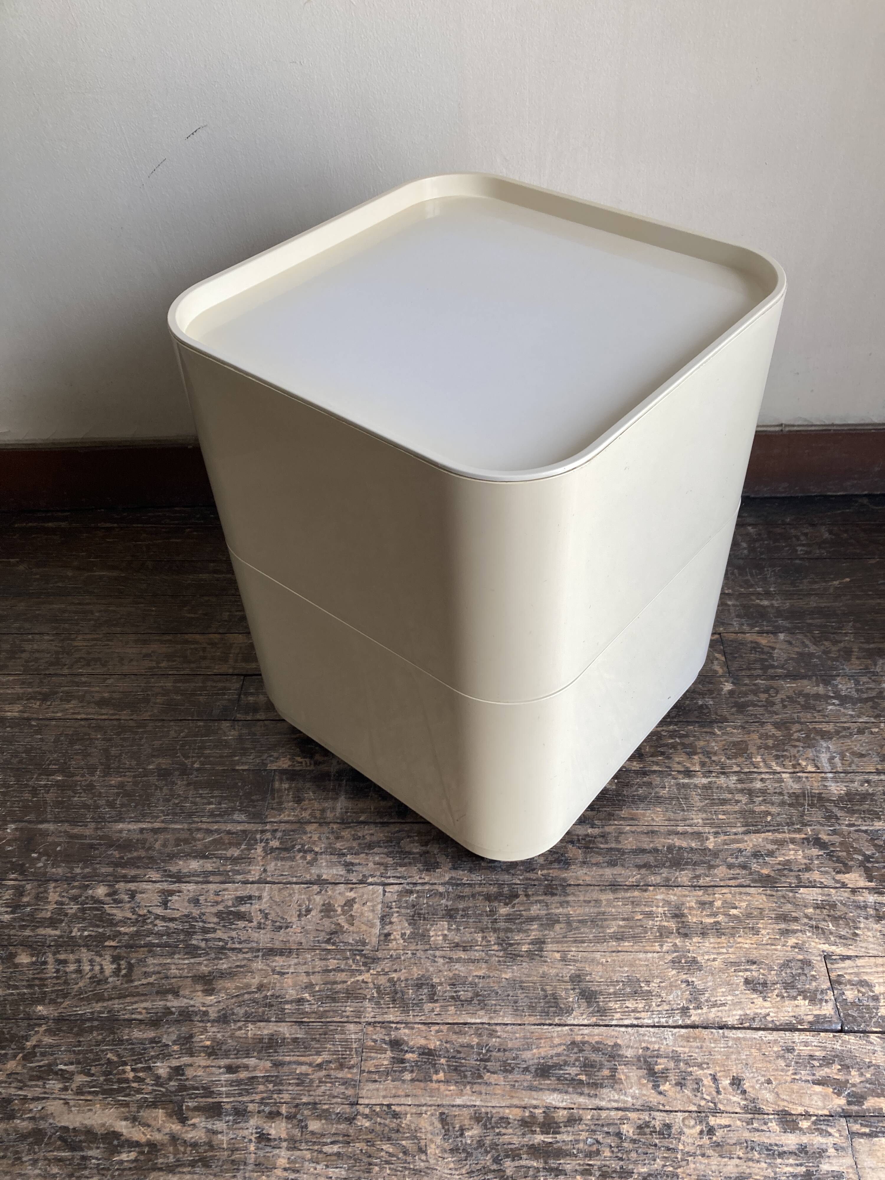 Componibili Caisson 4970 Castelli for Kartell 1969 white Space Aage 1969