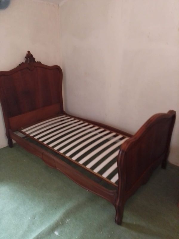 Lit en bois Louis XV