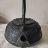 Cast-iron teapot