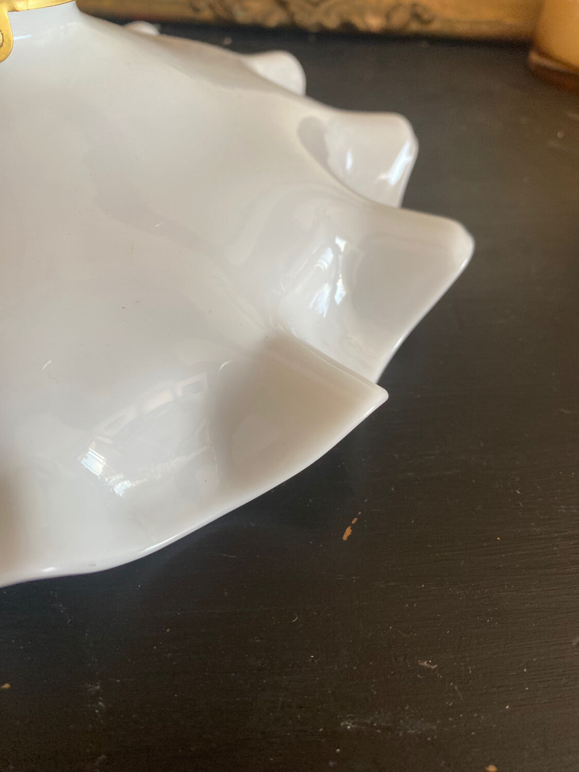 White opaline suspension