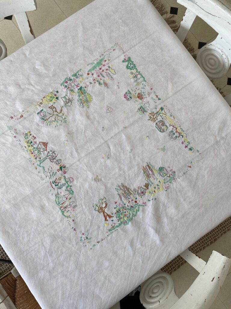 Square tablecloth embroidery naïve hand multicolored - linen threads - 110x110 cm
