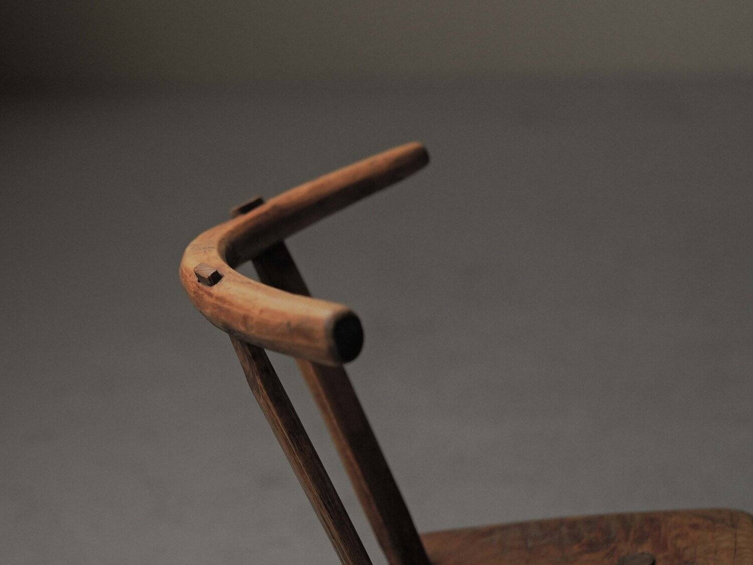 Small alpine chair in solid pine, folk art, early 20th century.