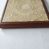 Wooden and ceramic trivet