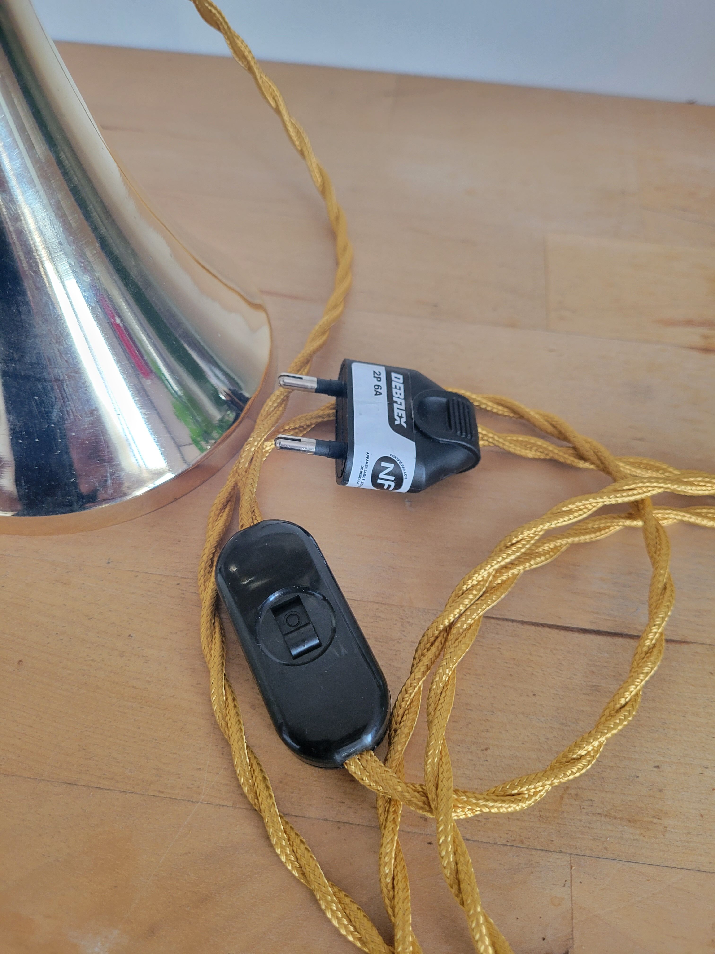 Lampe en laiton avec globe à facettes