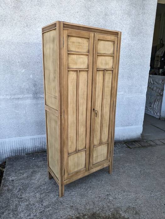 Small Parisian wardrobe