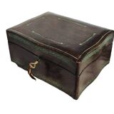 Leather jewelry box with its key