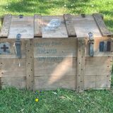 Trunk, natural wood box, very healthy