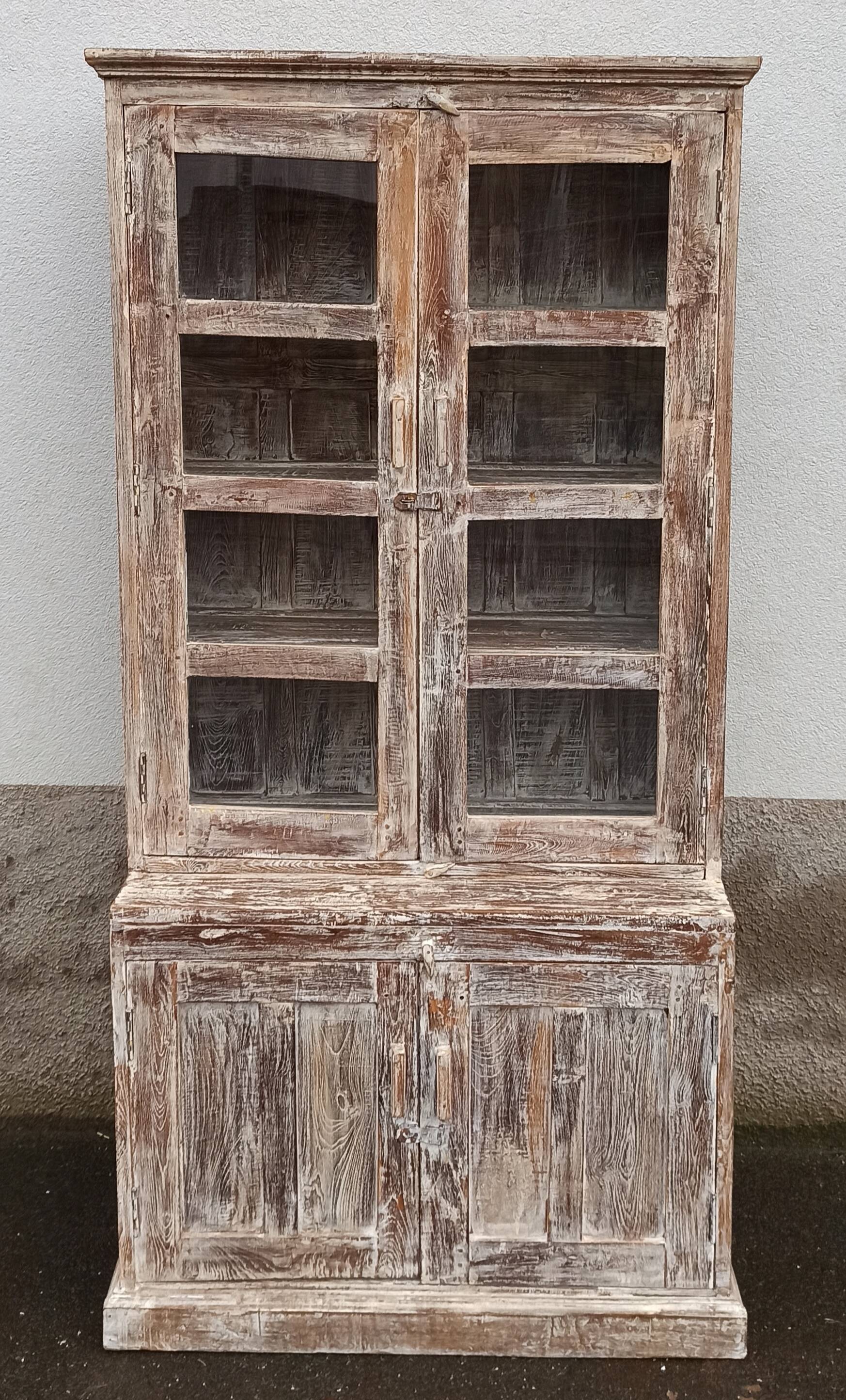 Vaisselier en bois ancien