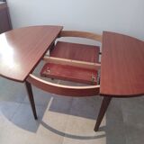 Butterfly extension teak round table